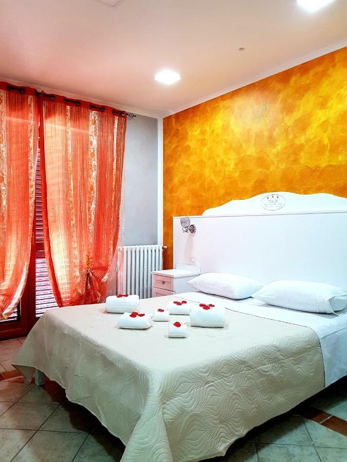 Il Rifugio Di Dante Bed & Breakfast ซินาลุงกา ภายนอก รูปภาพ